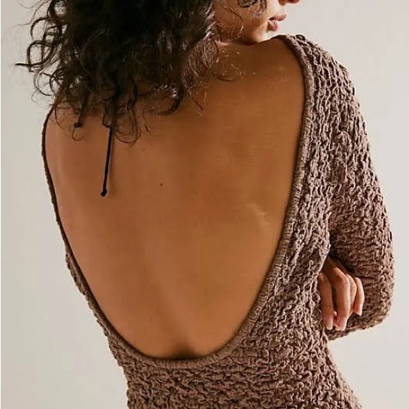 Elegant Brown Open-Back Dress - Picture 2 of 6